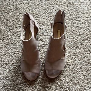 Louise et Cie wedges